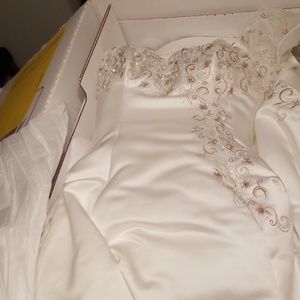 Wedding dress